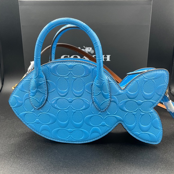 Coach Fish Bag In Signature Leather Imported - Picture 2 of 13